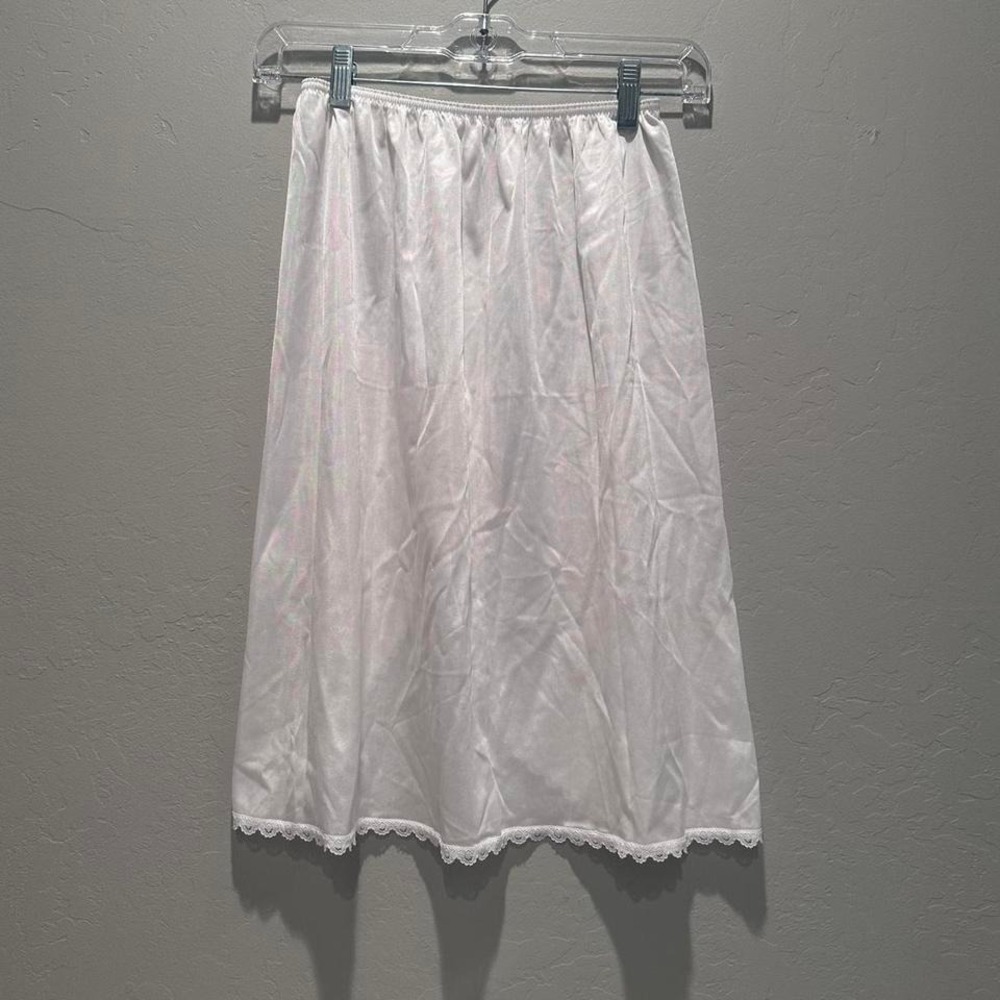 Vintage 90s JCPenney Slip Skirt‎ White Lace Hem Mini Nylon Coquette XS/S Silky